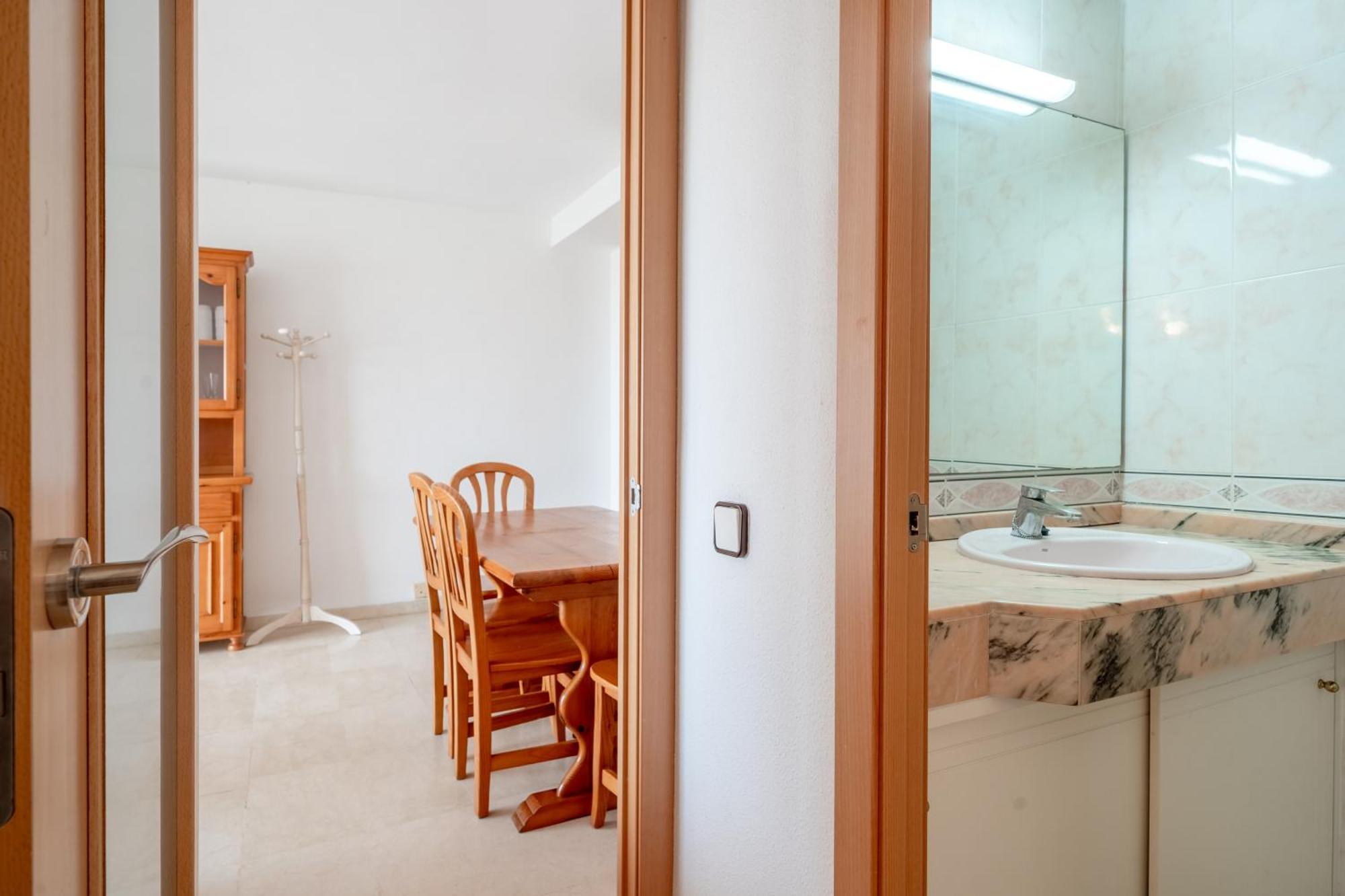 Rentalmar Central Park サロウ 部屋 写真
